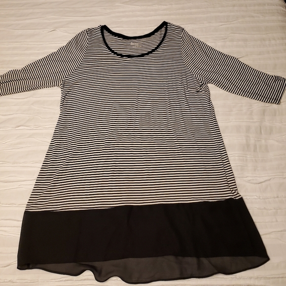 Tunic-length shirt - Picture 2 of 3